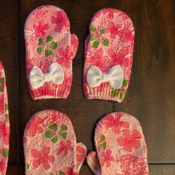 Lilly Pulitzer EUC mittens -children - Picture 2 of 5
